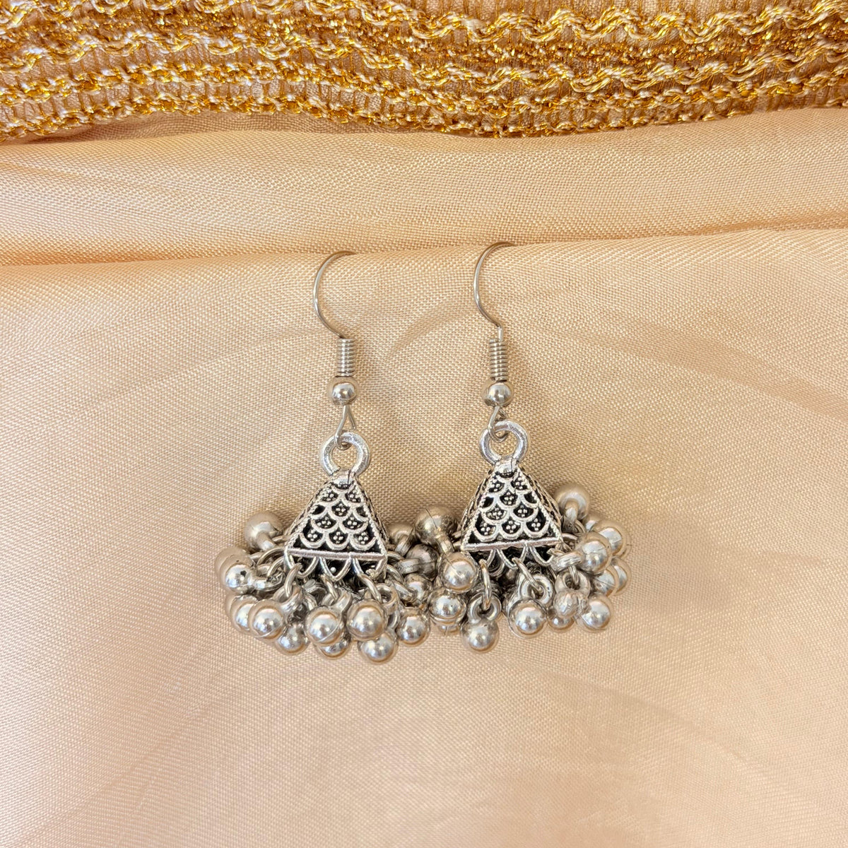 Mini Tria Pearl Earrings-In 2 Colors