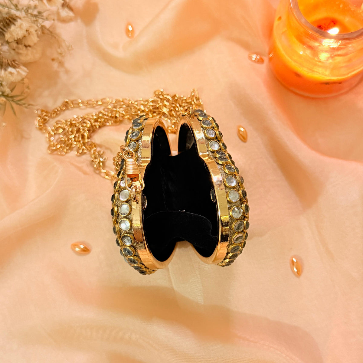 Gul Kundan Heart Clutch