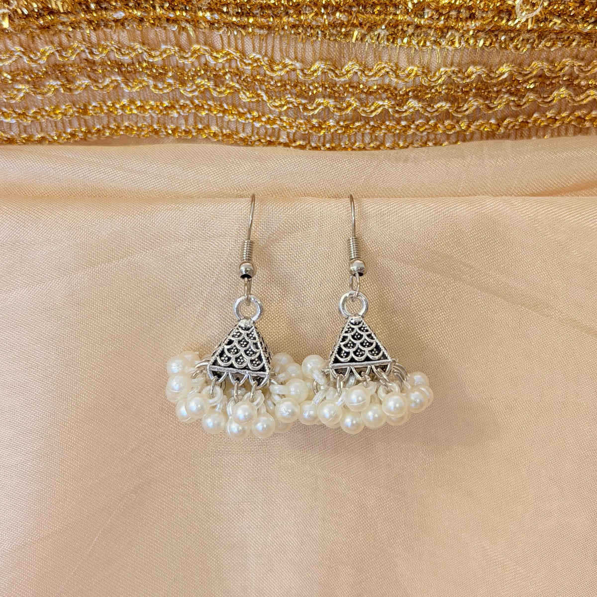 Mini Tria Pearl Earrings-In 2 Colors