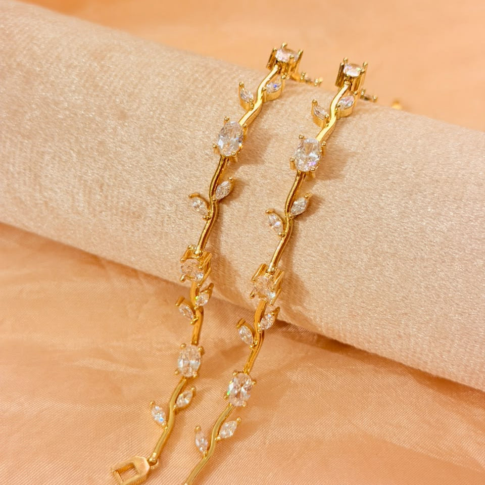 White Tulip Bracelet