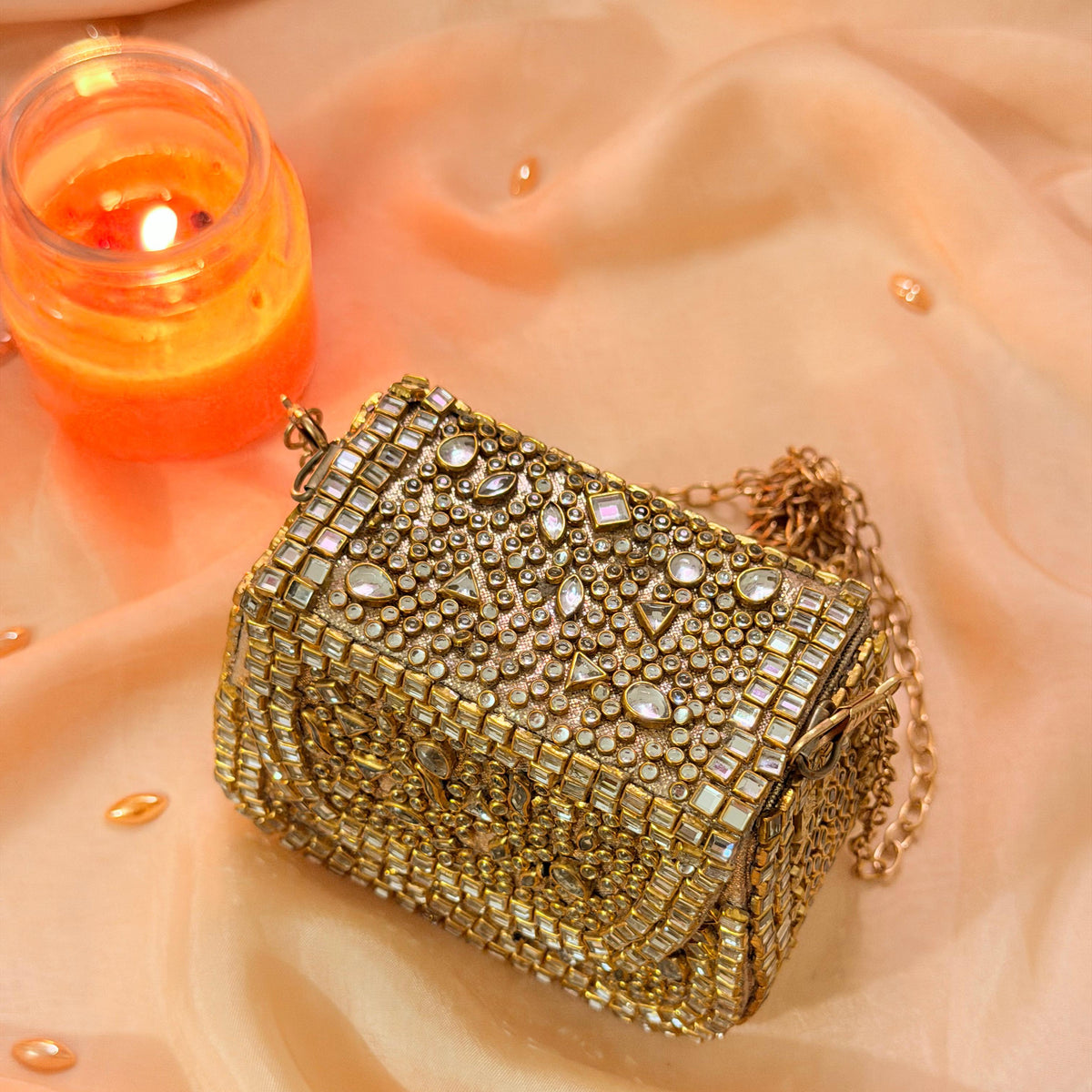 Riwaayat kundan Clutch